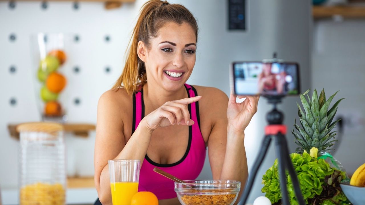 Top Nutrition Influencers to Follow for Nutrition Professionals in 2025